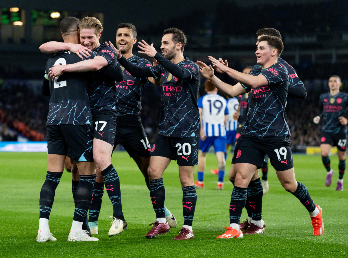 关键时刻法国杯焦点战,布莱顿篮板制胜,气氛紧张,年轻球员得到机会(吹号者朗诵稿件) 关键时刻法国杯焦点战,布莱顿篮板制胜,气氛紧张,年轻球员得到机会(吹号者朗诵稿件)