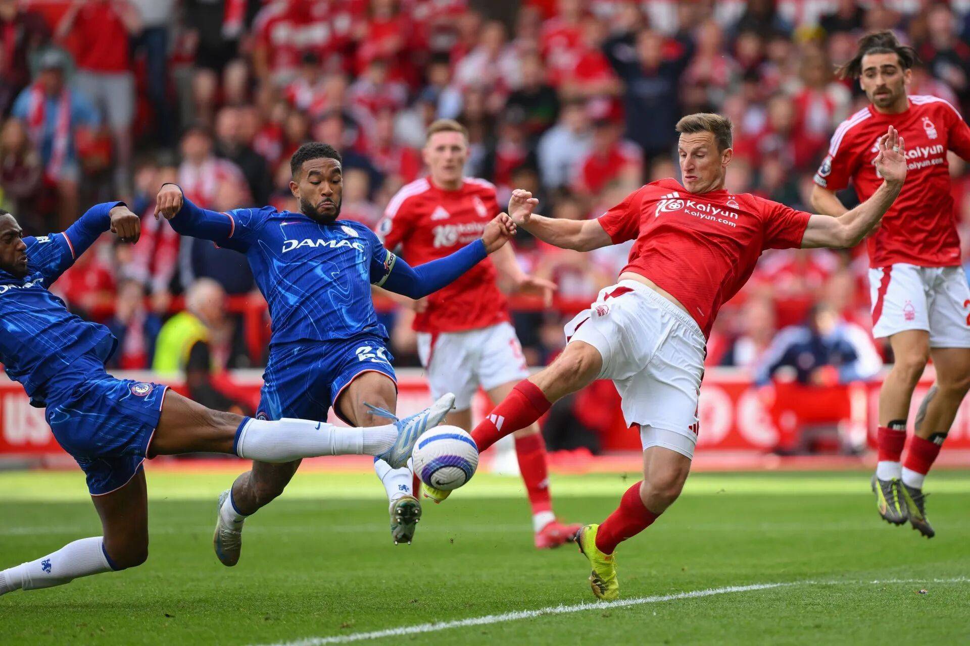 国际比赛日中超焦点战；阿森纳复出首秀；球迷炸锅；年轻球员得到机会的简单介绍