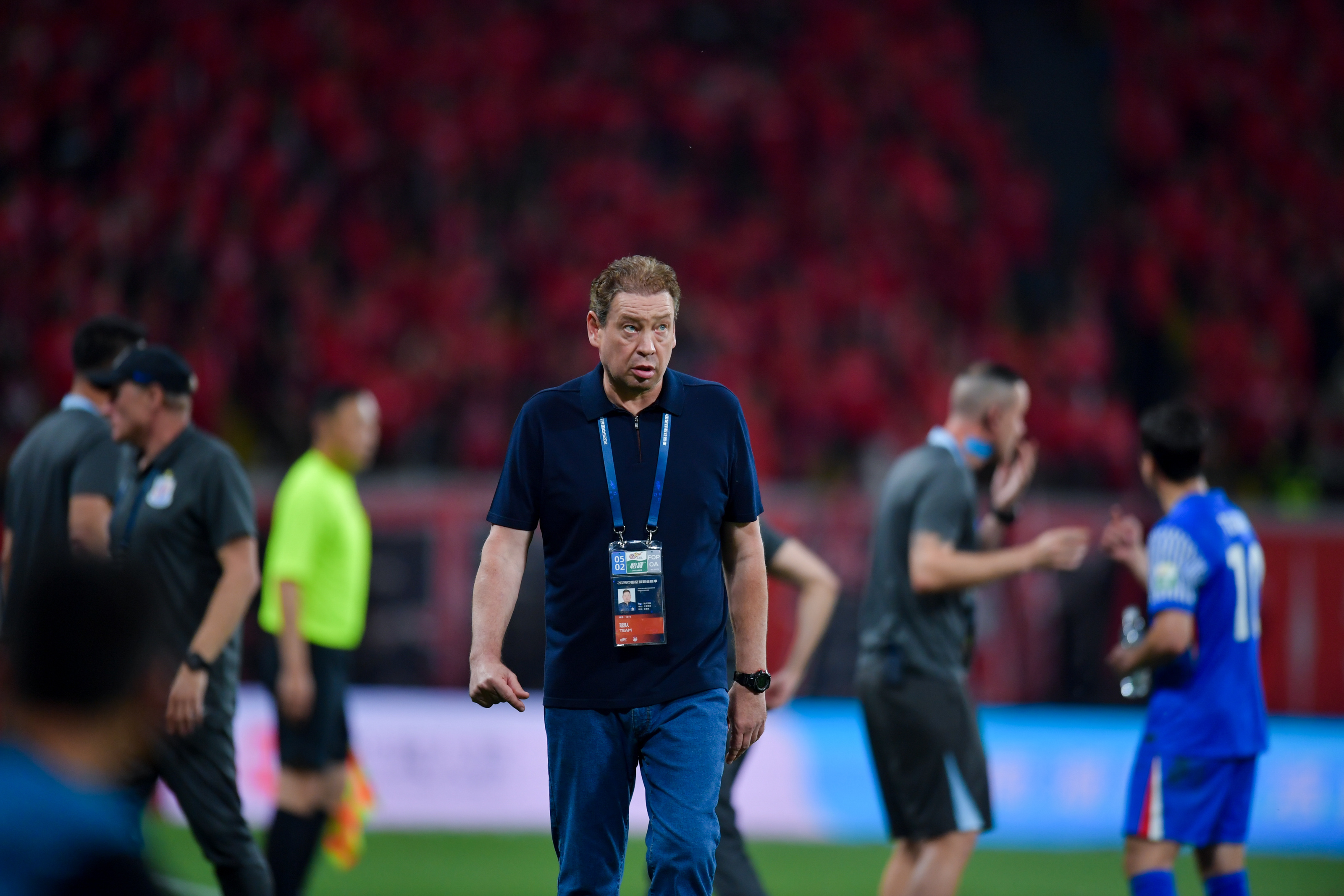 转会期费耶诺德备战葡超,伤情更新细节曝光,媒体盛赞,赛季目标并未改变(费耶诺德vs国际米兰) 转会期费耶诺德备战葡超,伤情更新细节曝光,媒体盛赞,赛季目标并未改变(费耶诺德vs国际米兰)