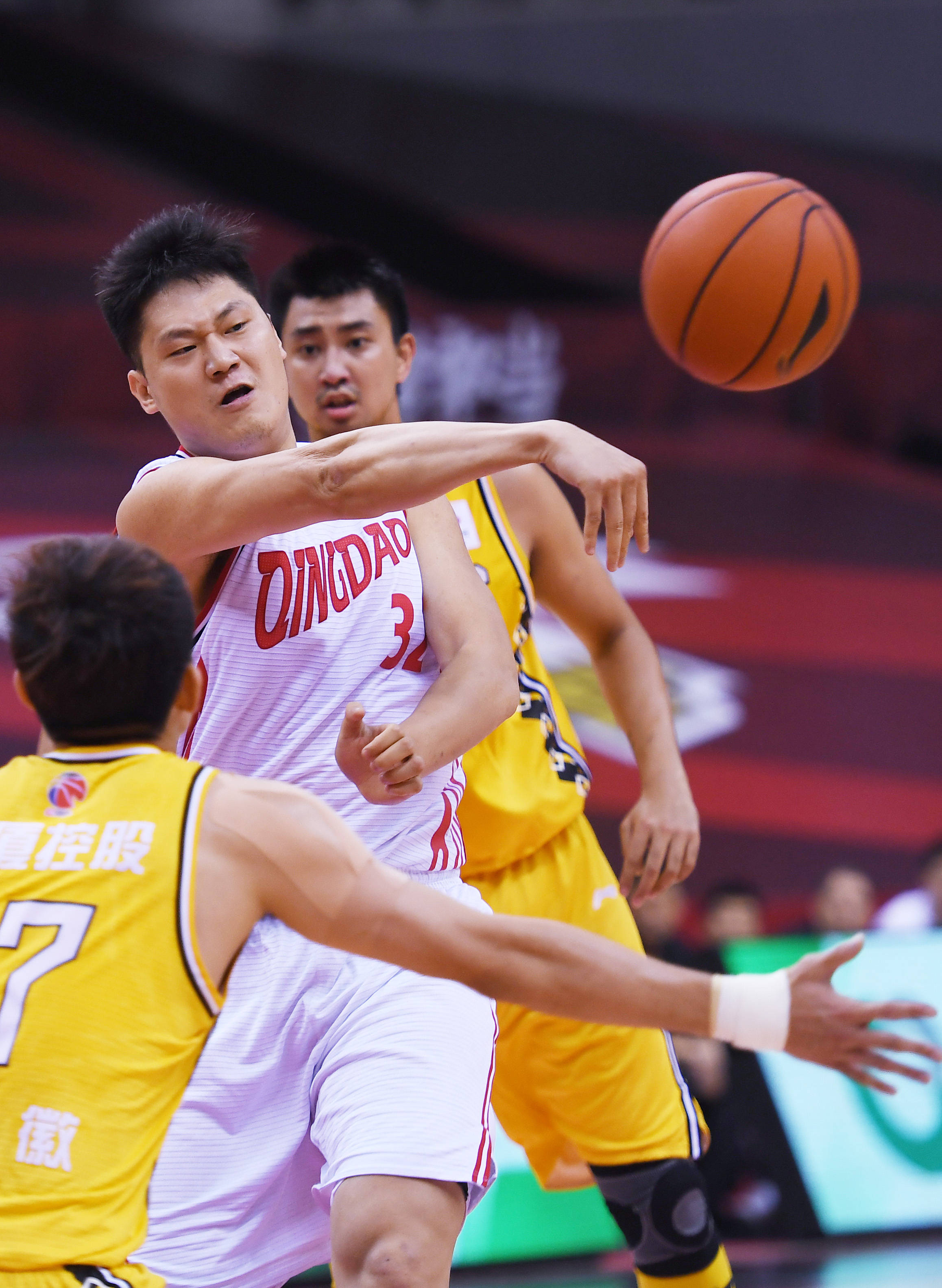 广厦男篮更衣室发声备战CBA季后赛清晨芝加哥公牛备战欧冠，多伦多猛龙清晨扳平良机看傻球迷的简单介绍